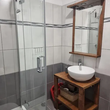 Laura Apartman Grebastica