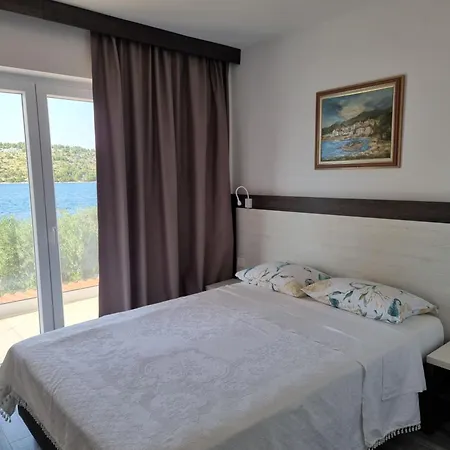 Laura Apartman *