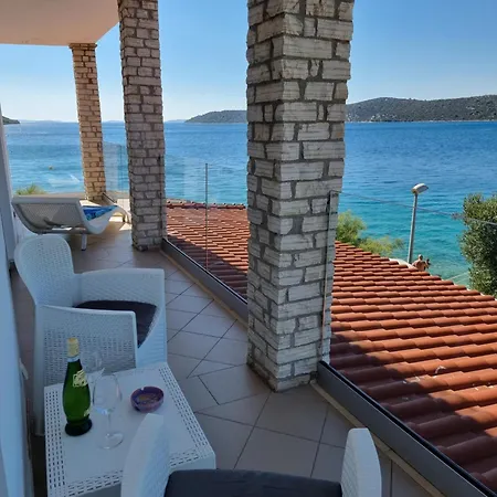 Laura * Гребастика