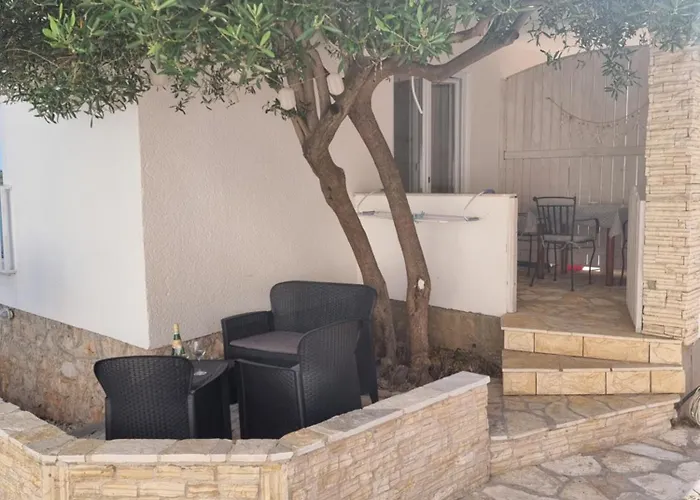 Laura Апартаменты *